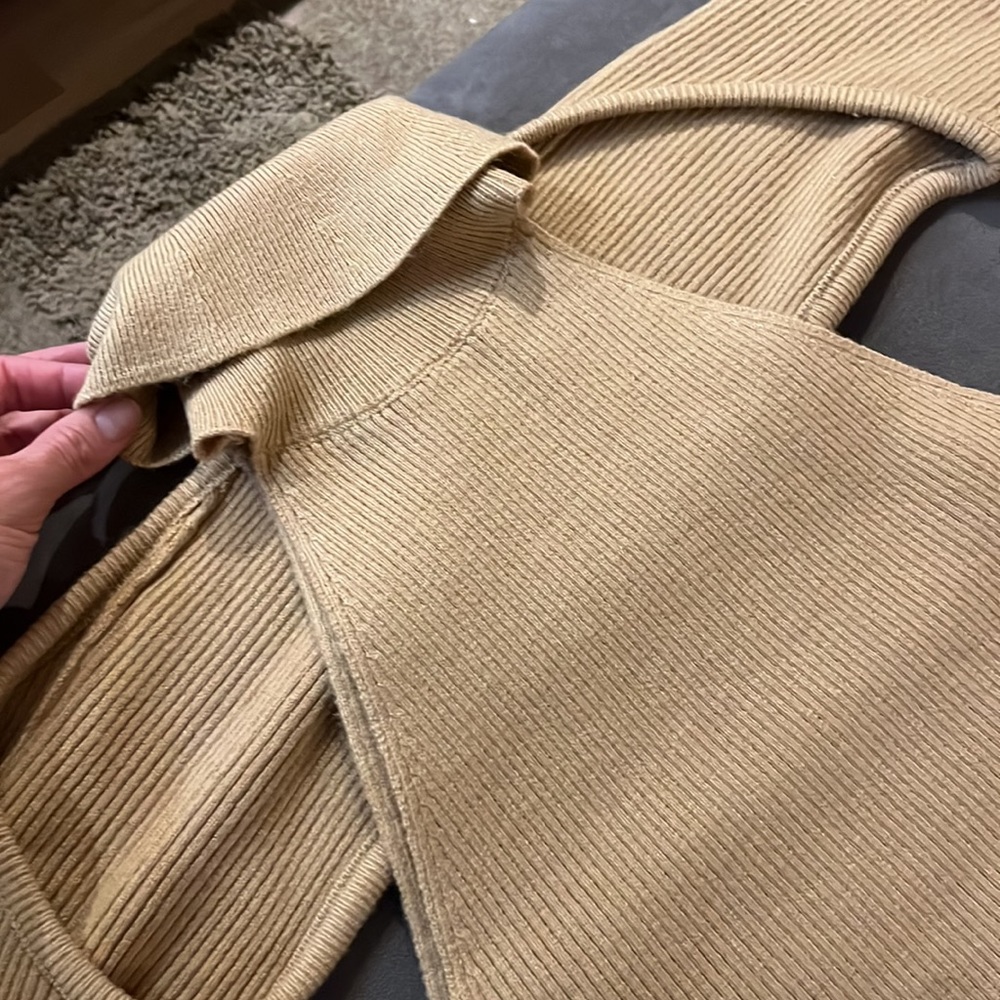 WAYF Sweater Set - Picture 2 of 3